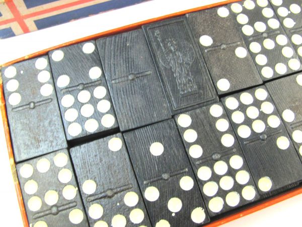 Vintage Statue of Liberty Dominoes Set With Box - Image 2