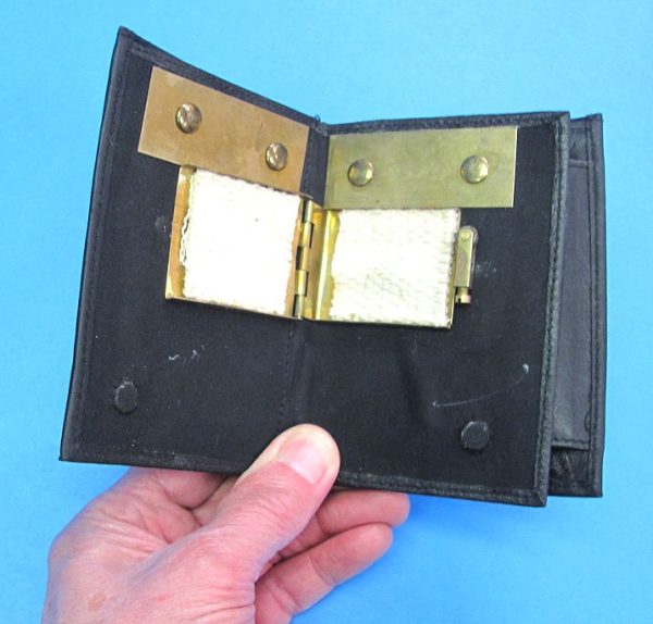 Fire Wallet With Magnet - Image 2
