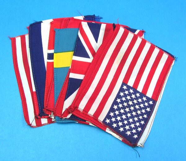 String of Flags (Pre-Owned)-2