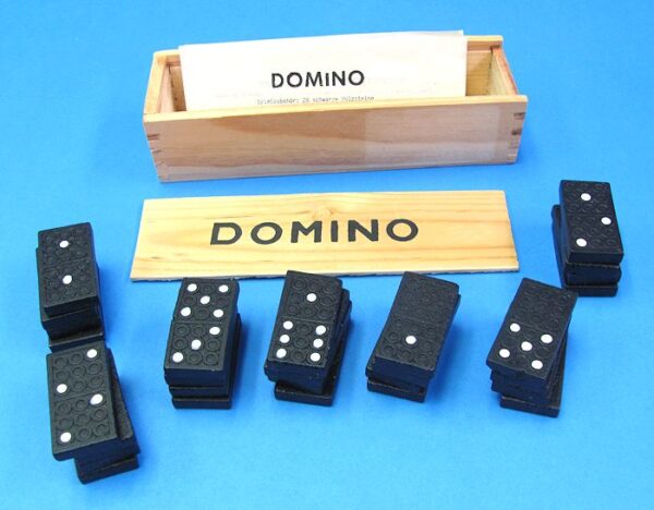 domino set in wooden box 2