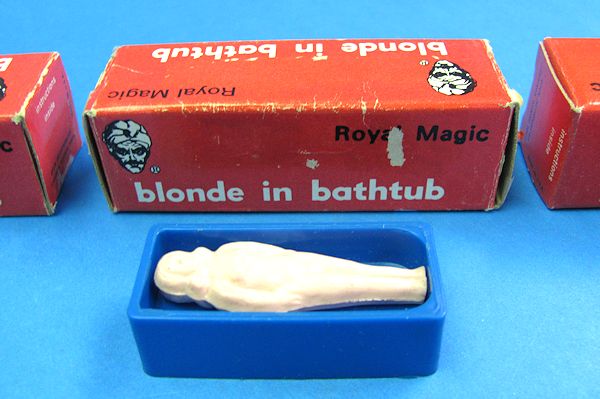 blonde in bathtub set of 3 (vintage royal magic)