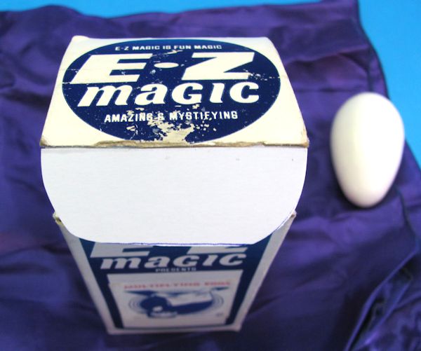 vintage multiplying eggs model 1 box flap missing (e z magic)