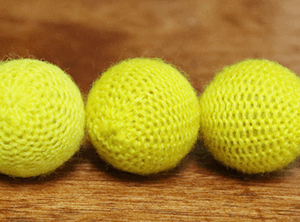 1 inch crochet 5 ball combo set (yellow) by mr. magic