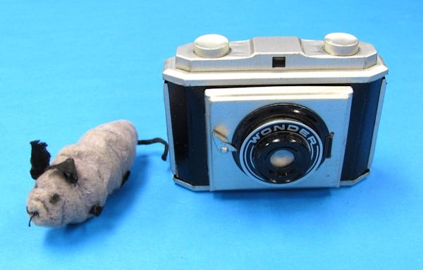vintage rat jump out camera joke