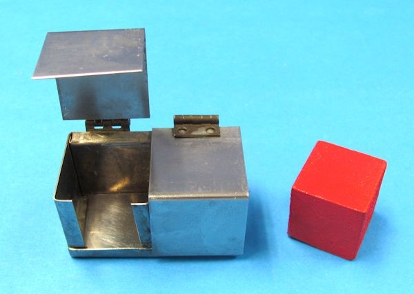 miniature metal die box (vintage)