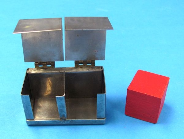 miniature metal die box (vintage)